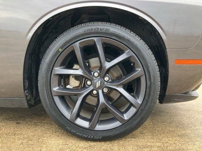 2021 Dodge Challenger SXT RWD
