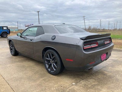 2021 Dodge Challenger SXT RWD