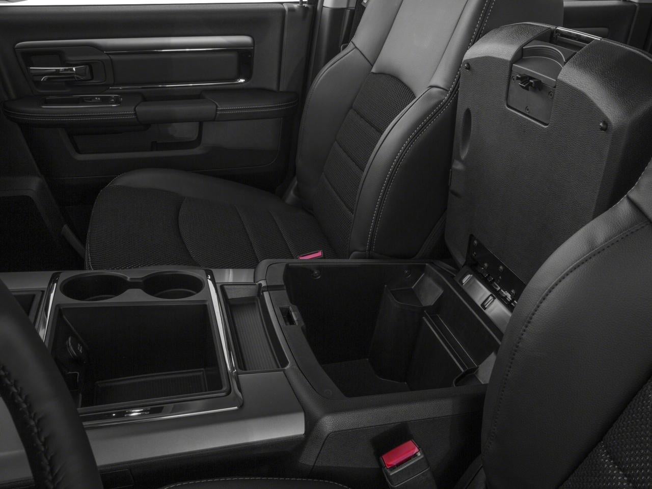 2016 RAM 1500 2WD Crew Cab 5.7 Ft Box Express