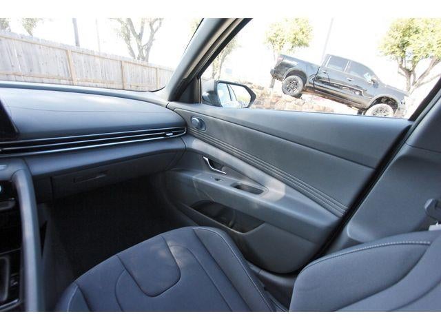 2025 Hyundai ELANTRA SEL Convenience IVT