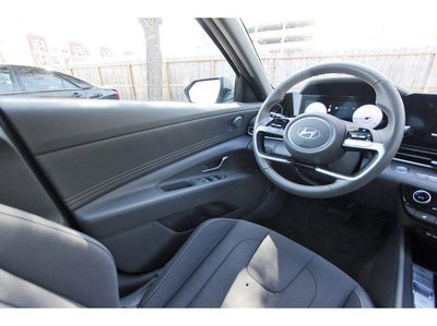 2025 Hyundai ELANTRA SEL Convenience IVT