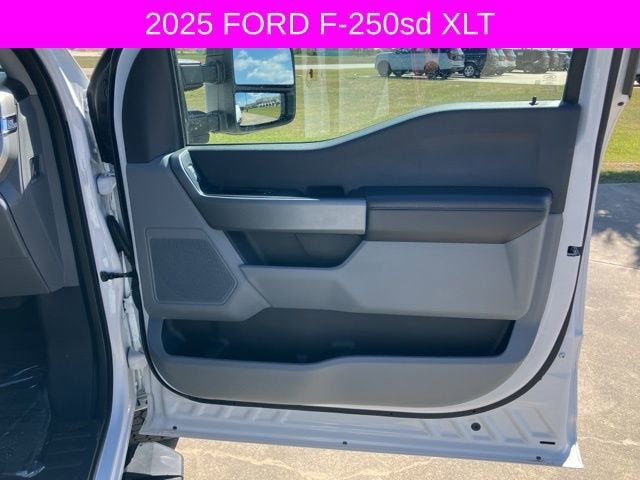 2025 Ford Super Duty F-250 SRW XL