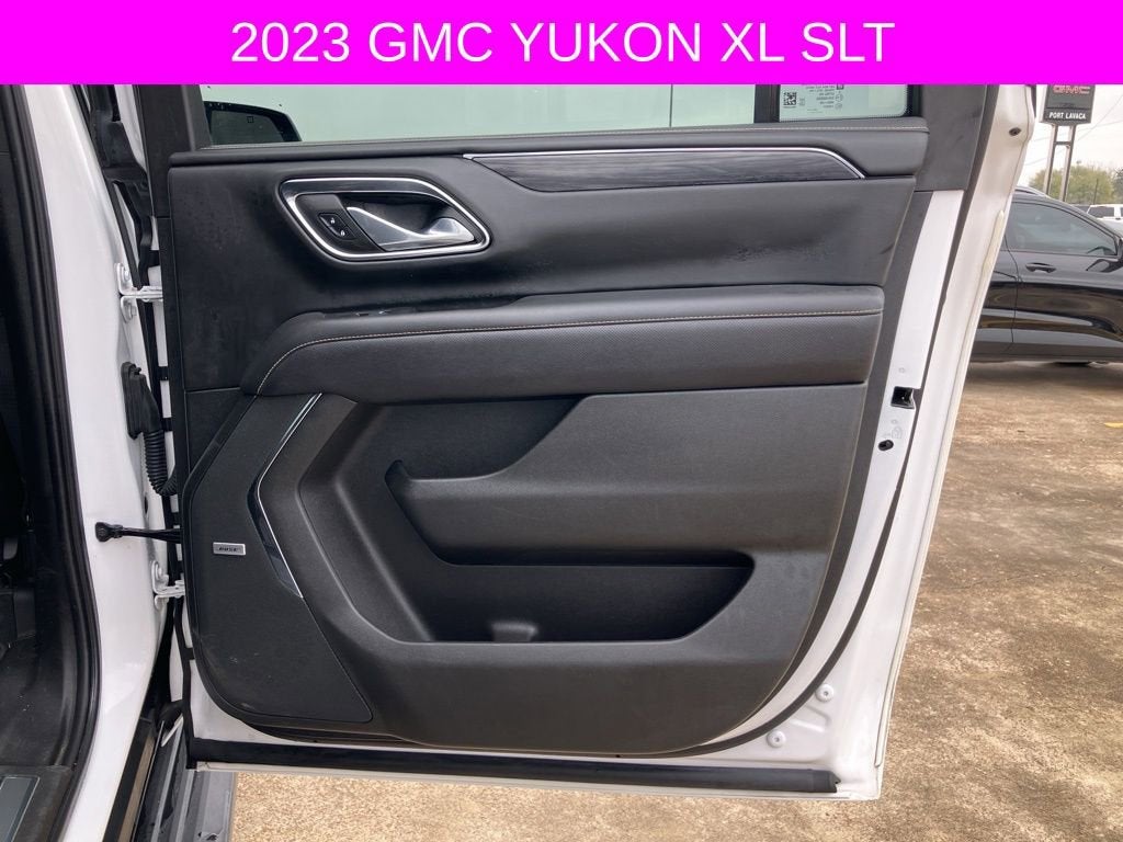 2023 GMC Yukon XL SLT