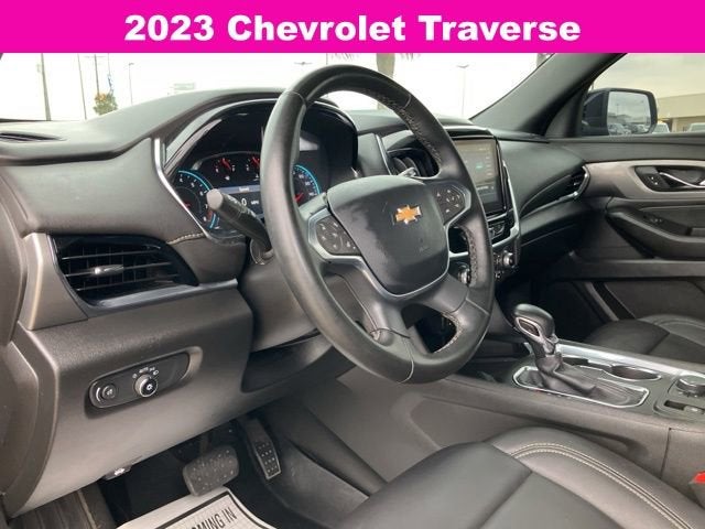 2023 Chevrolet Traverse LT Leather