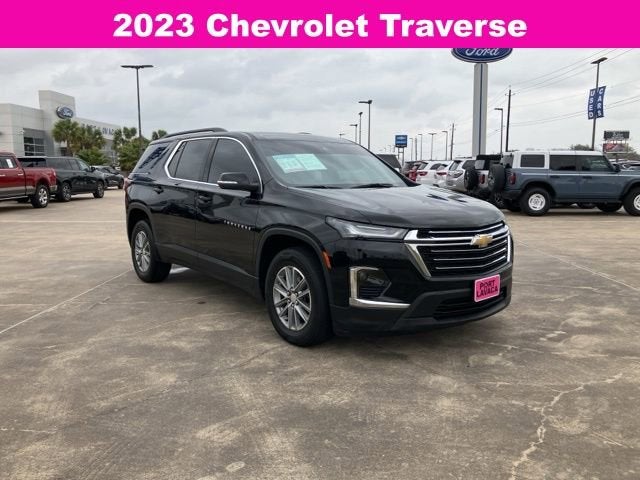 2023 Chevrolet Traverse LT Leather
