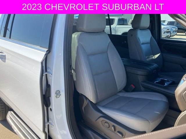 2023 Chevrolet Suburban LT