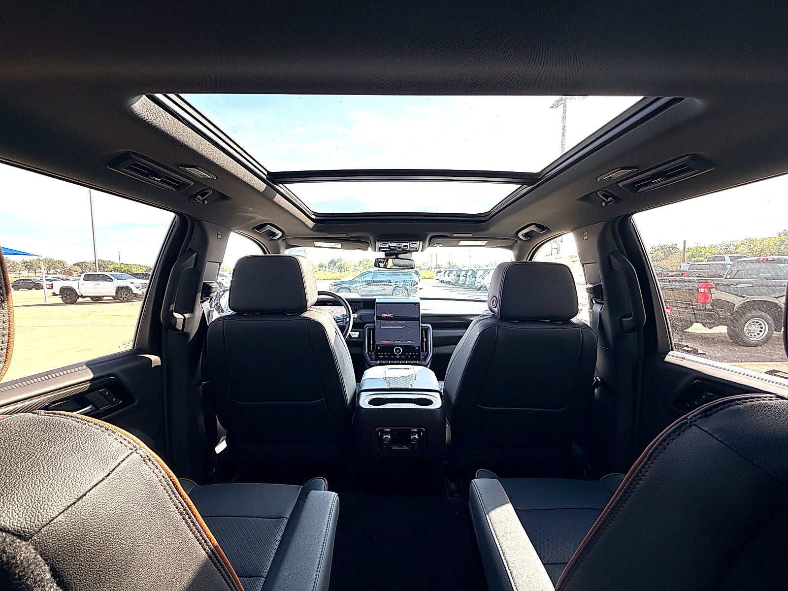 2026 GMC Yukon AT4 - Photo 23