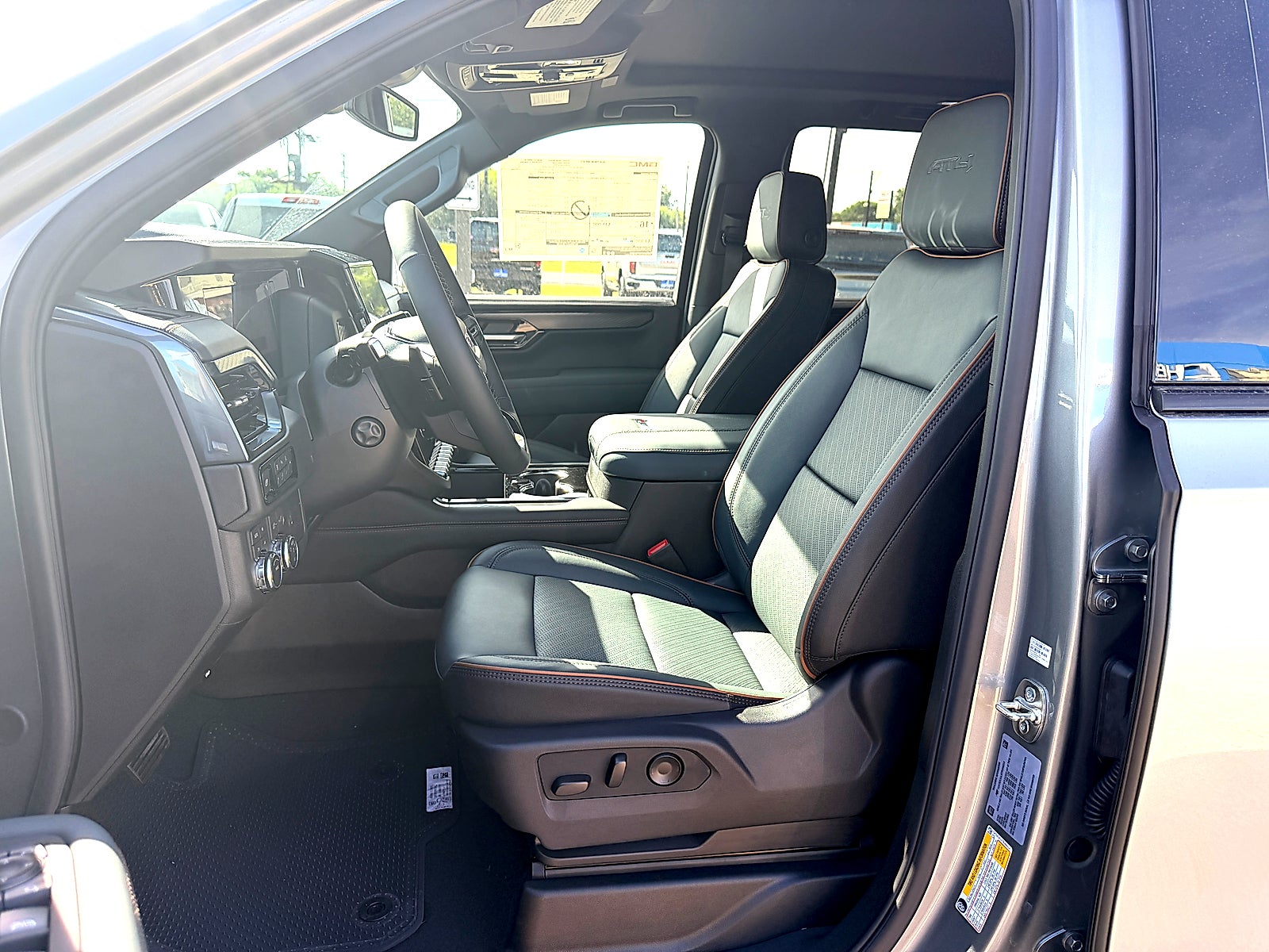 2026 GMC Yukon AT4 - Photo 27