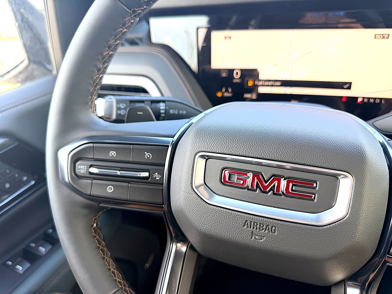 2026 GMC Yukon AT4 - Photo 38