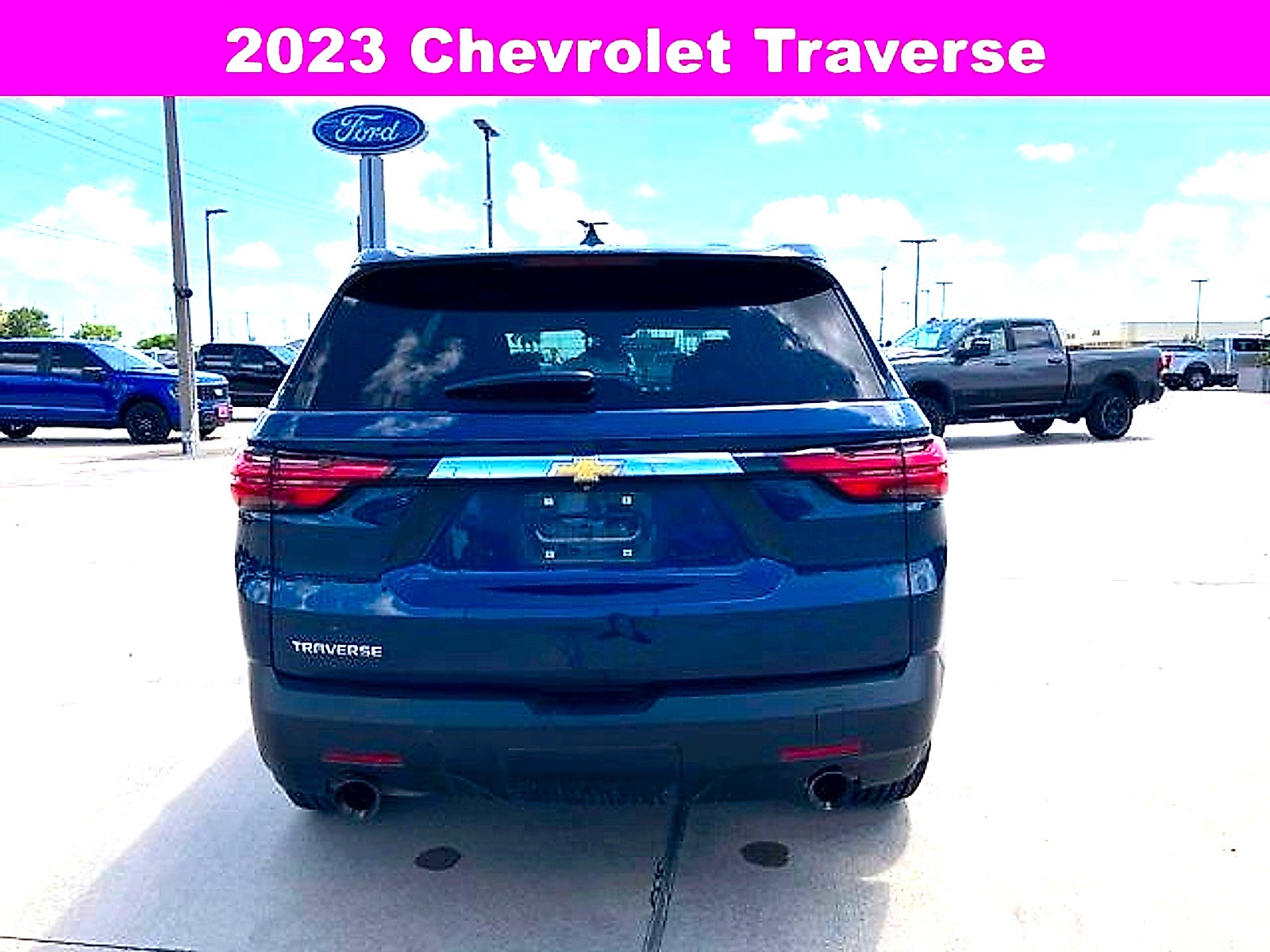 2023 Chevrolet Traverse LS