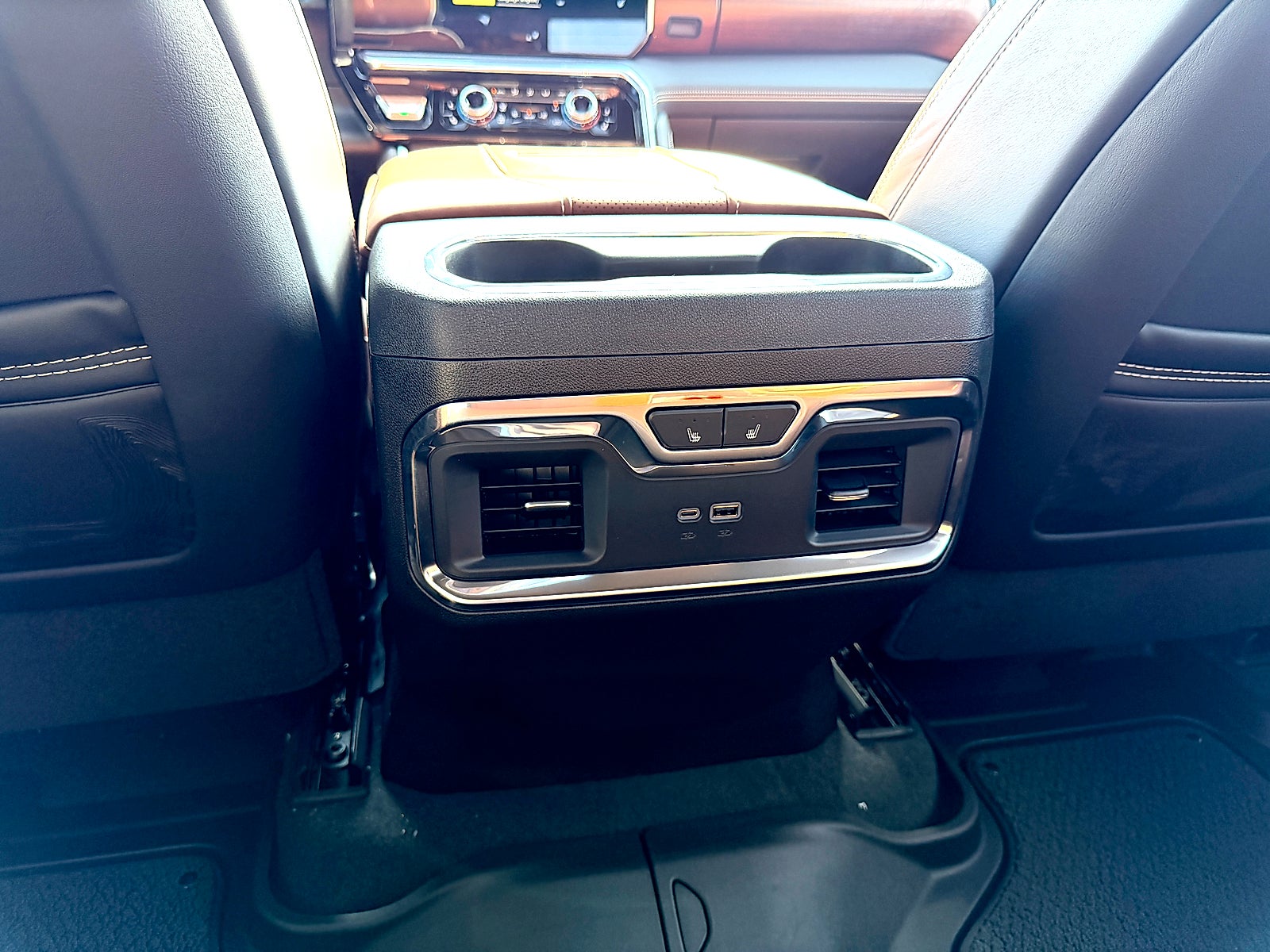 2026 GMC Sierra 3500HD Denali Ultimate - Photo 21