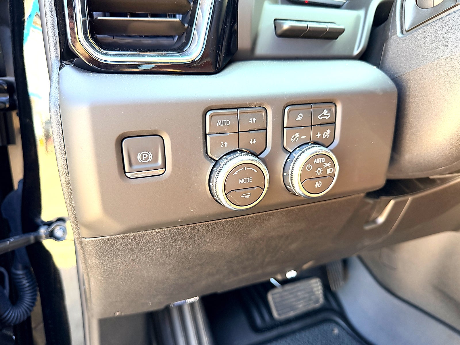 2026 GMC Sierra 3500HD Denali Ultimate - Photo 30