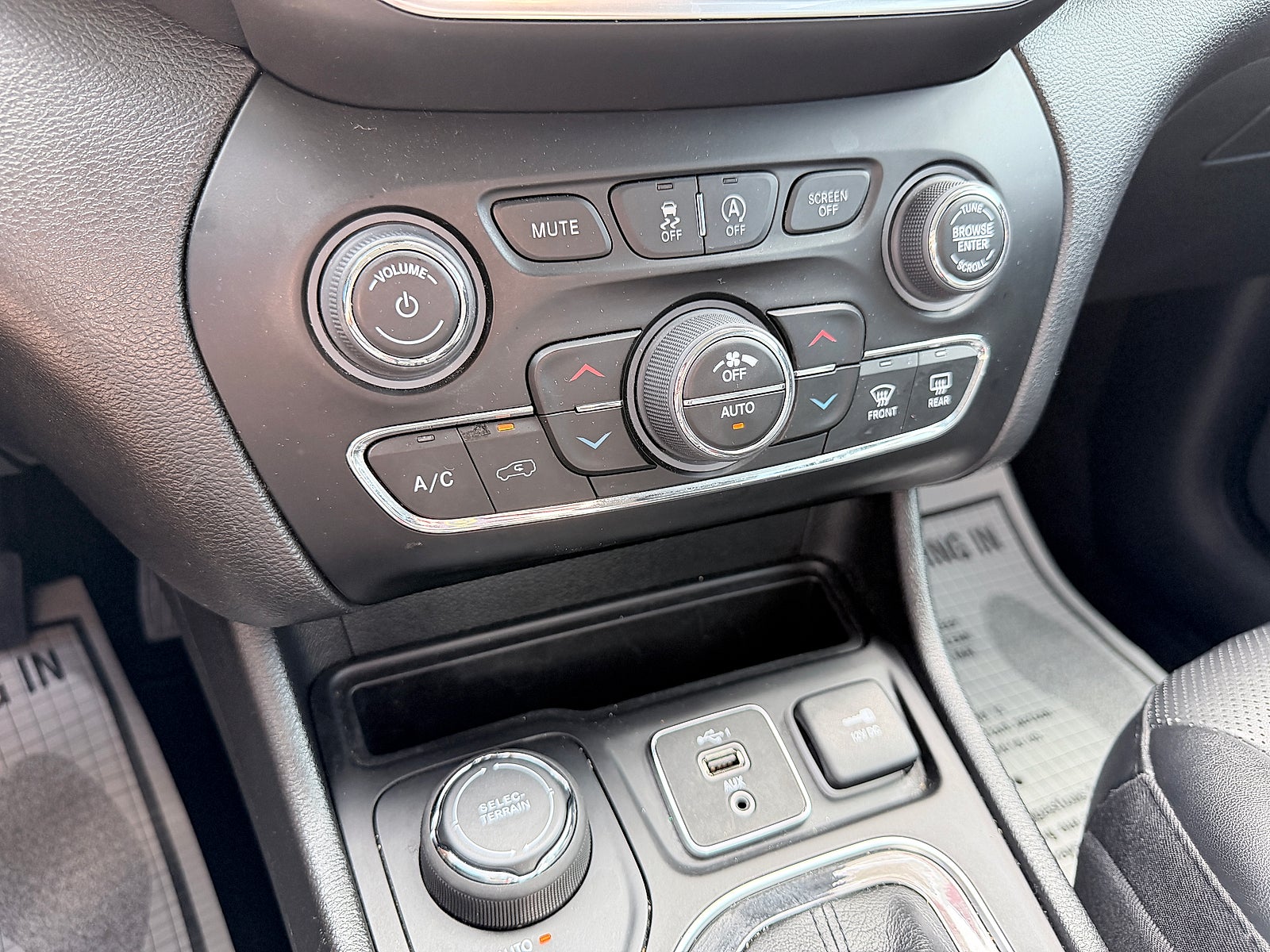 2023 Jeep Cherokee Altitude Lux 4x4