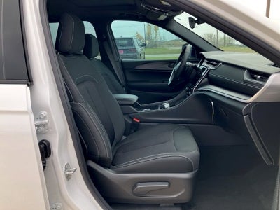 2026 Jeep Grand Cherokee Laredo X 4x2