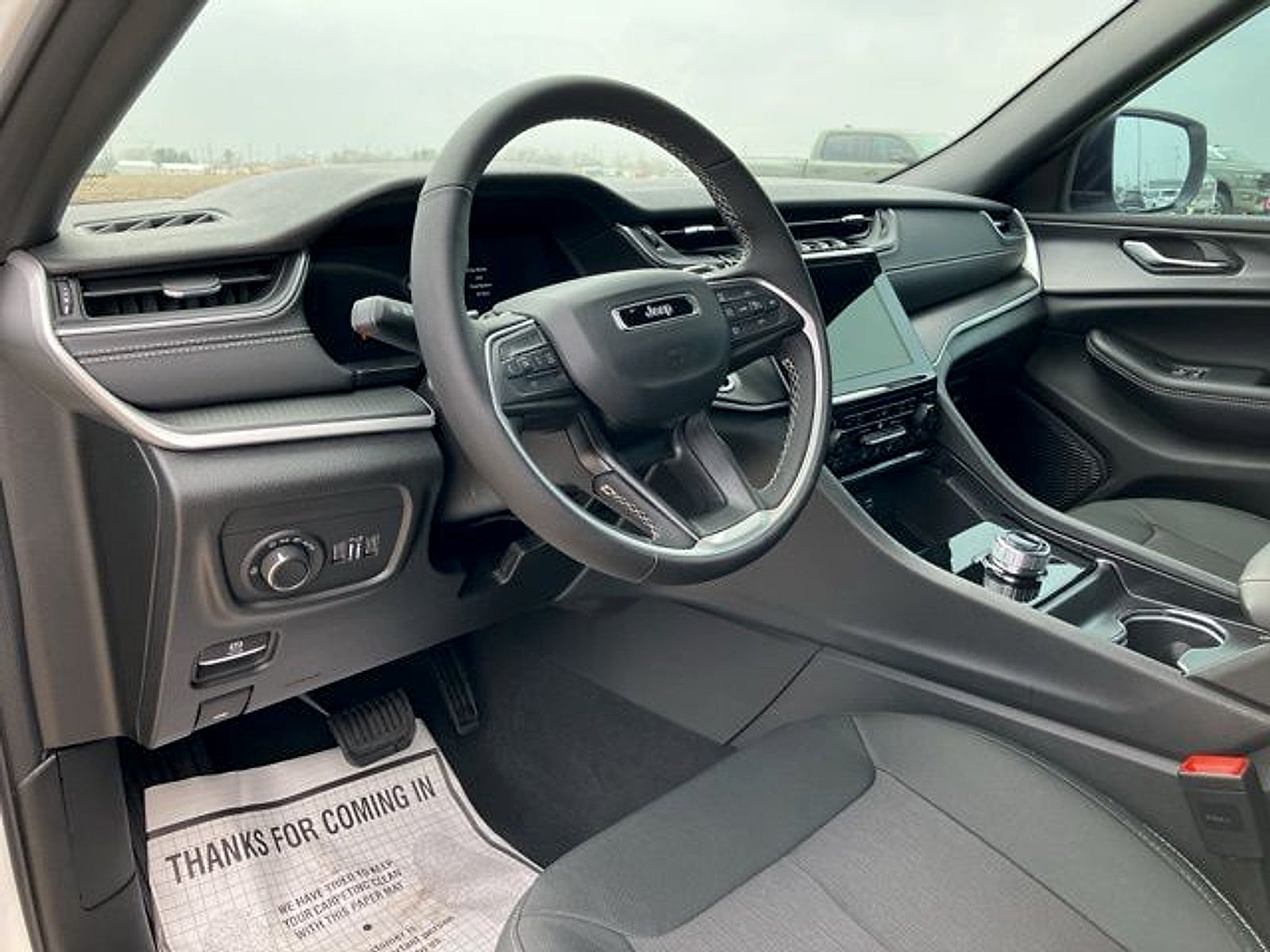 2026 Jeep Grand Cherokee Laredo X 4x2