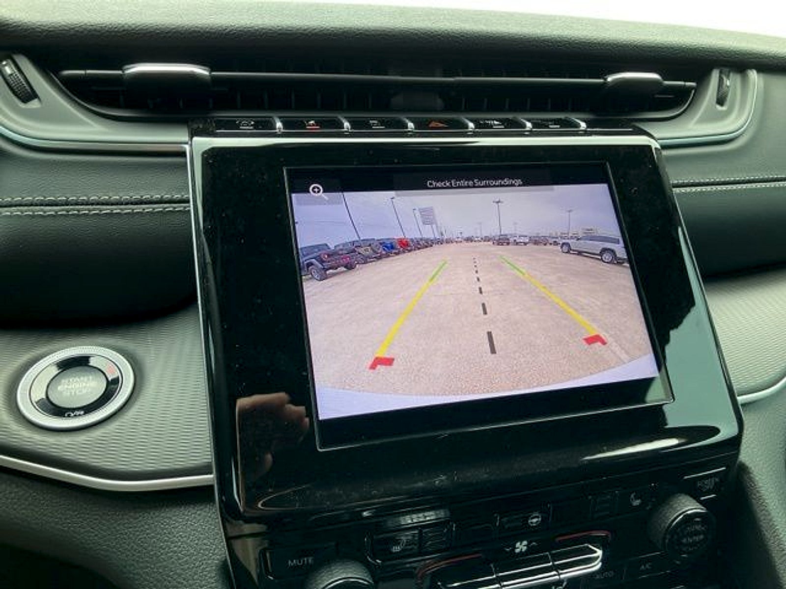 2026 Jeep Grand Cherokee Laredo X 4x2