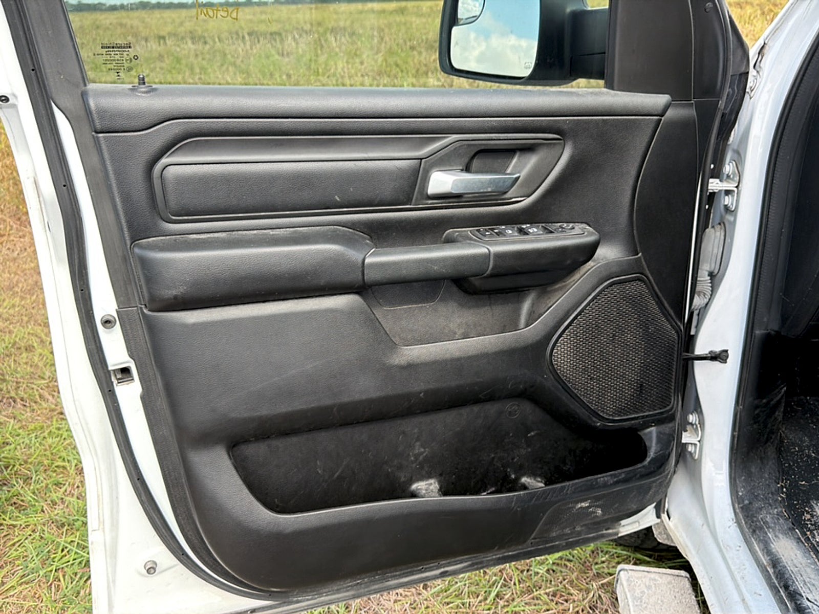 2023 RAM 1500 Tradesman Crew Cab 4x2 5'7" Box