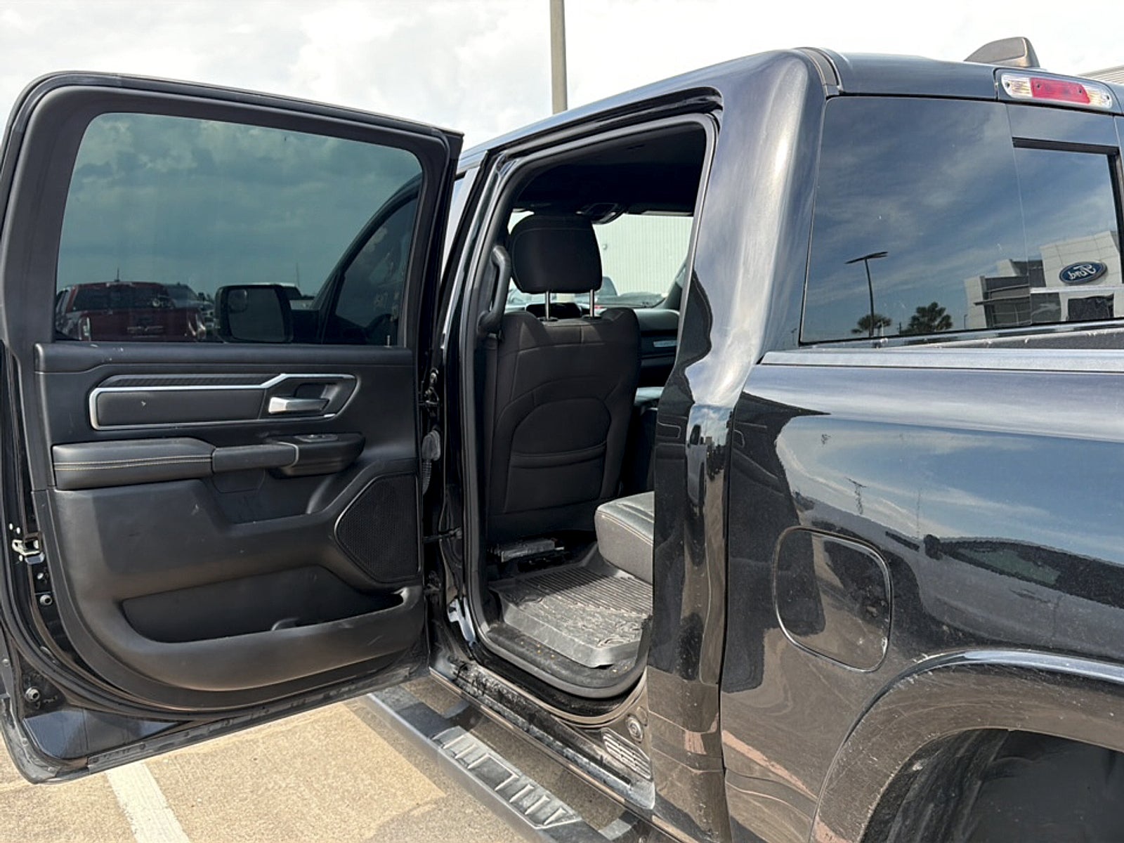 2025 RAM 1500 Big Horn Crew Cab 4x4 5'7" Box