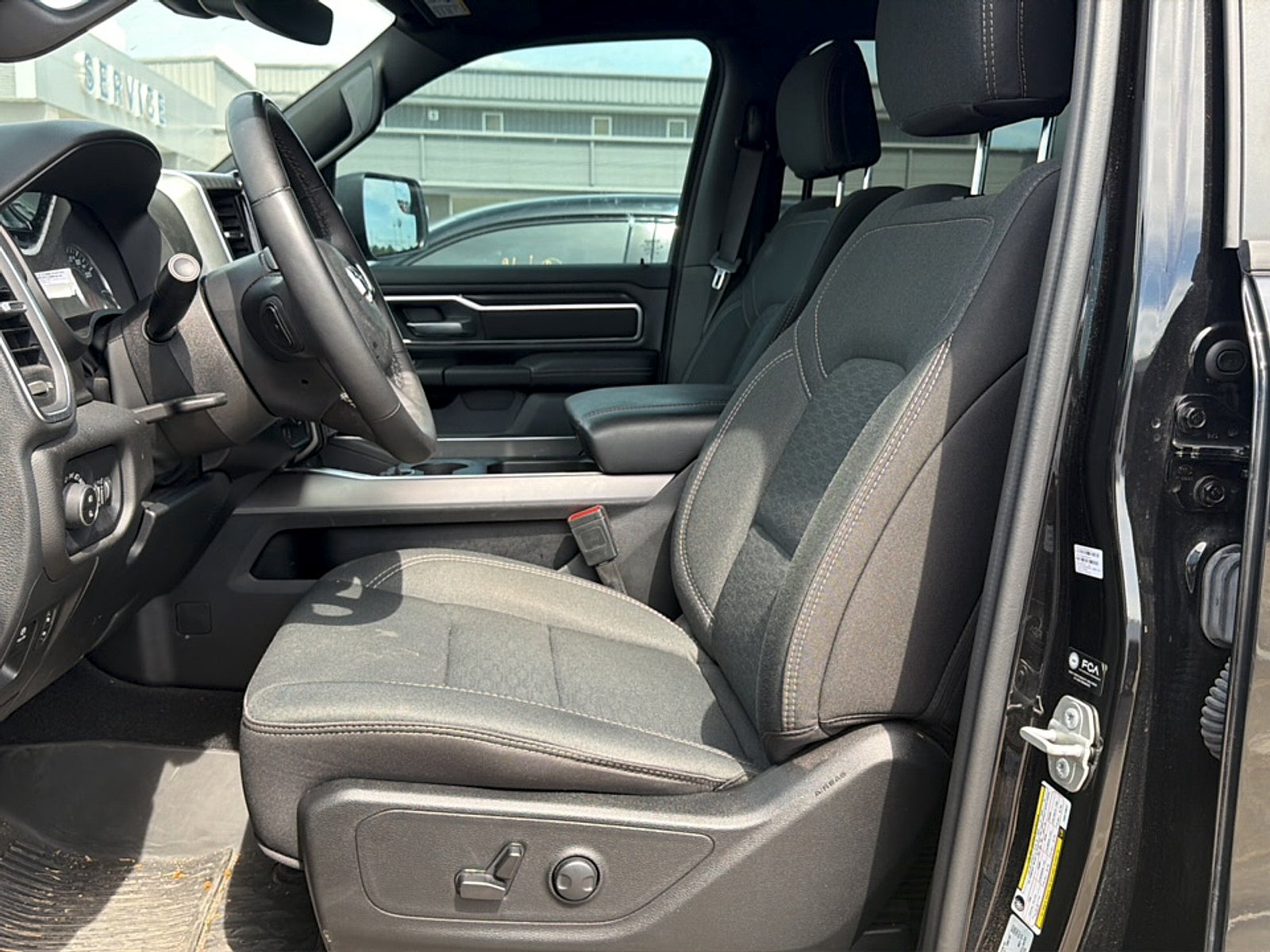 2025 RAM 1500 Big Horn Crew Cab 4x4 5'7" Box