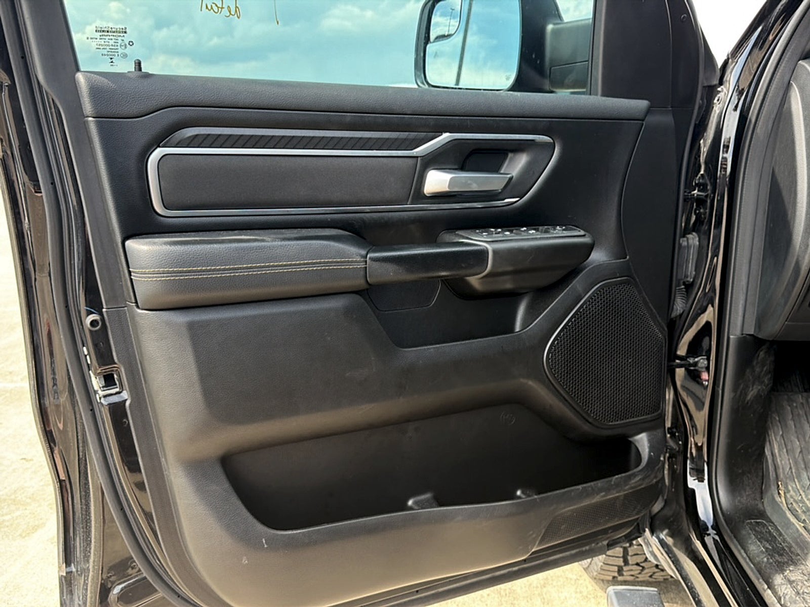 2025 RAM 1500 Big Horn Crew Cab 4x4 5'7" Box