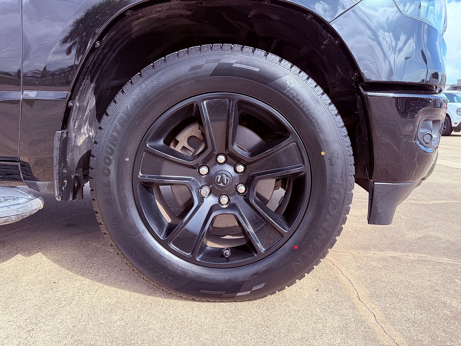 2022 RAM 1500 Lone Star Crew Cab 4x4 5'7" Box