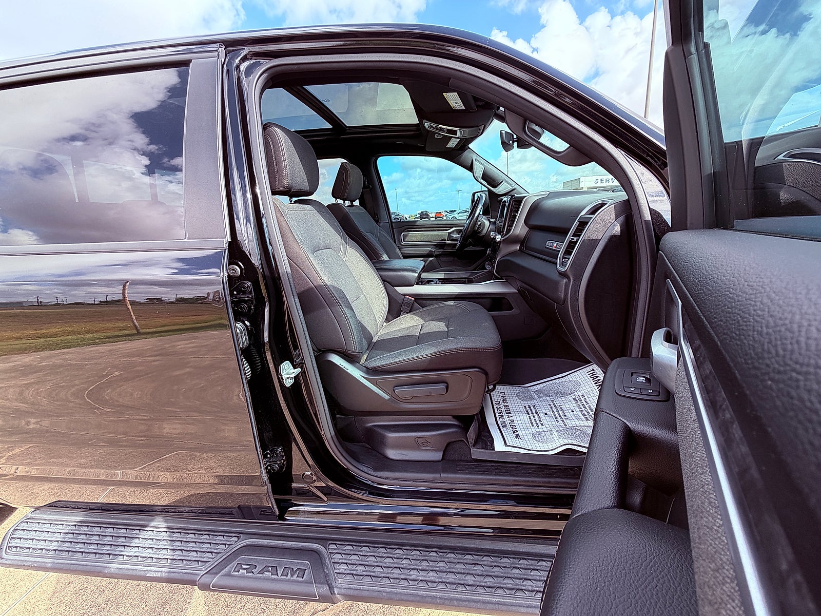 2022 RAM 1500 Lone Star Crew Cab 4x4 5'7" Box