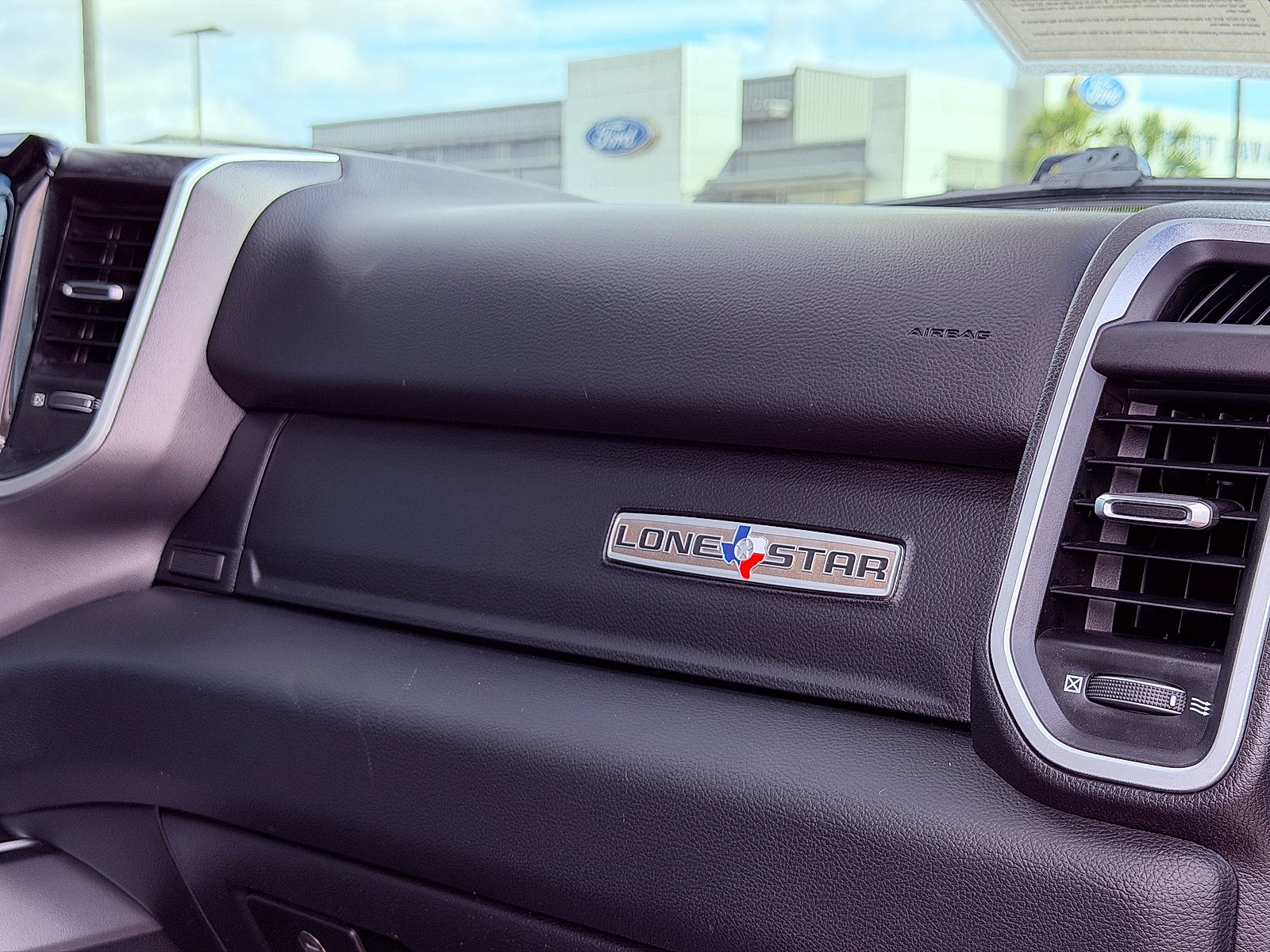 2022 RAM 1500 Lone Star Crew Cab 4x4 5'7" Box