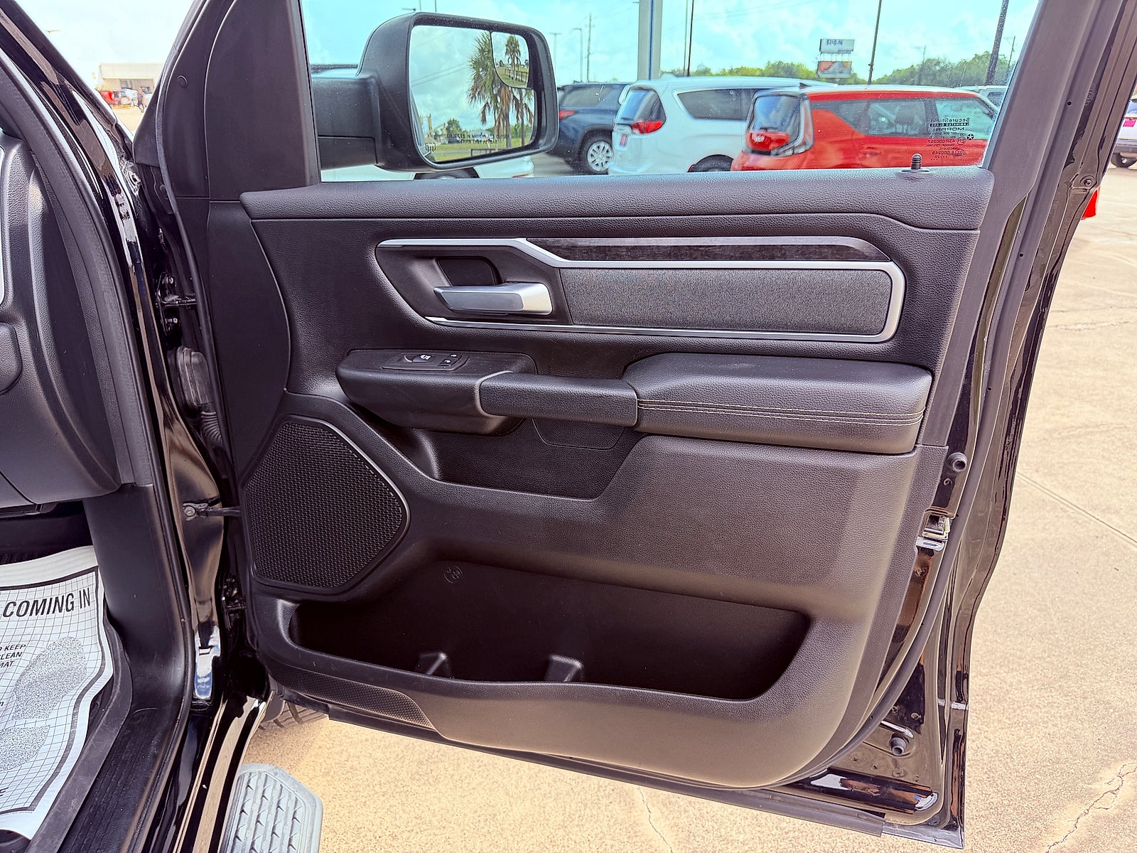 2022 RAM 1500 Lone Star Crew Cab 4x4 5'7" Box