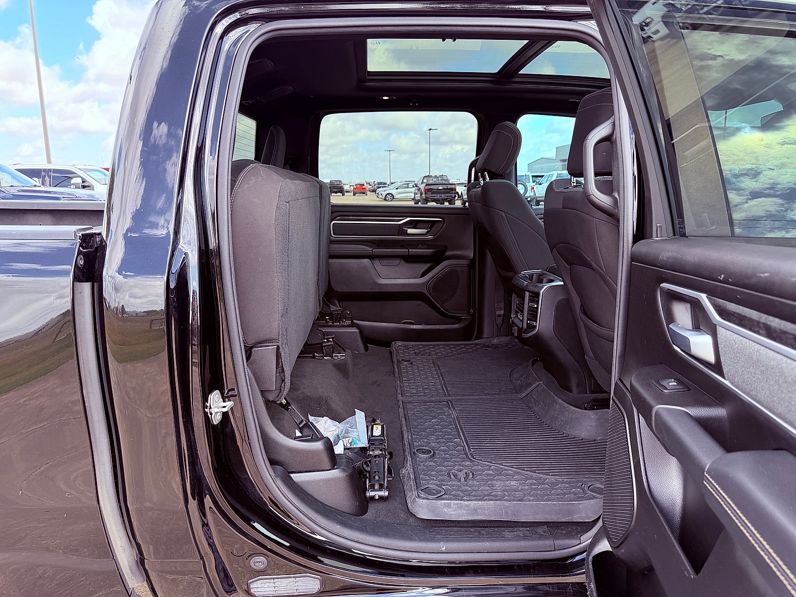 2022 RAM 1500 Lone Star Crew Cab 4x4 5'7" Box