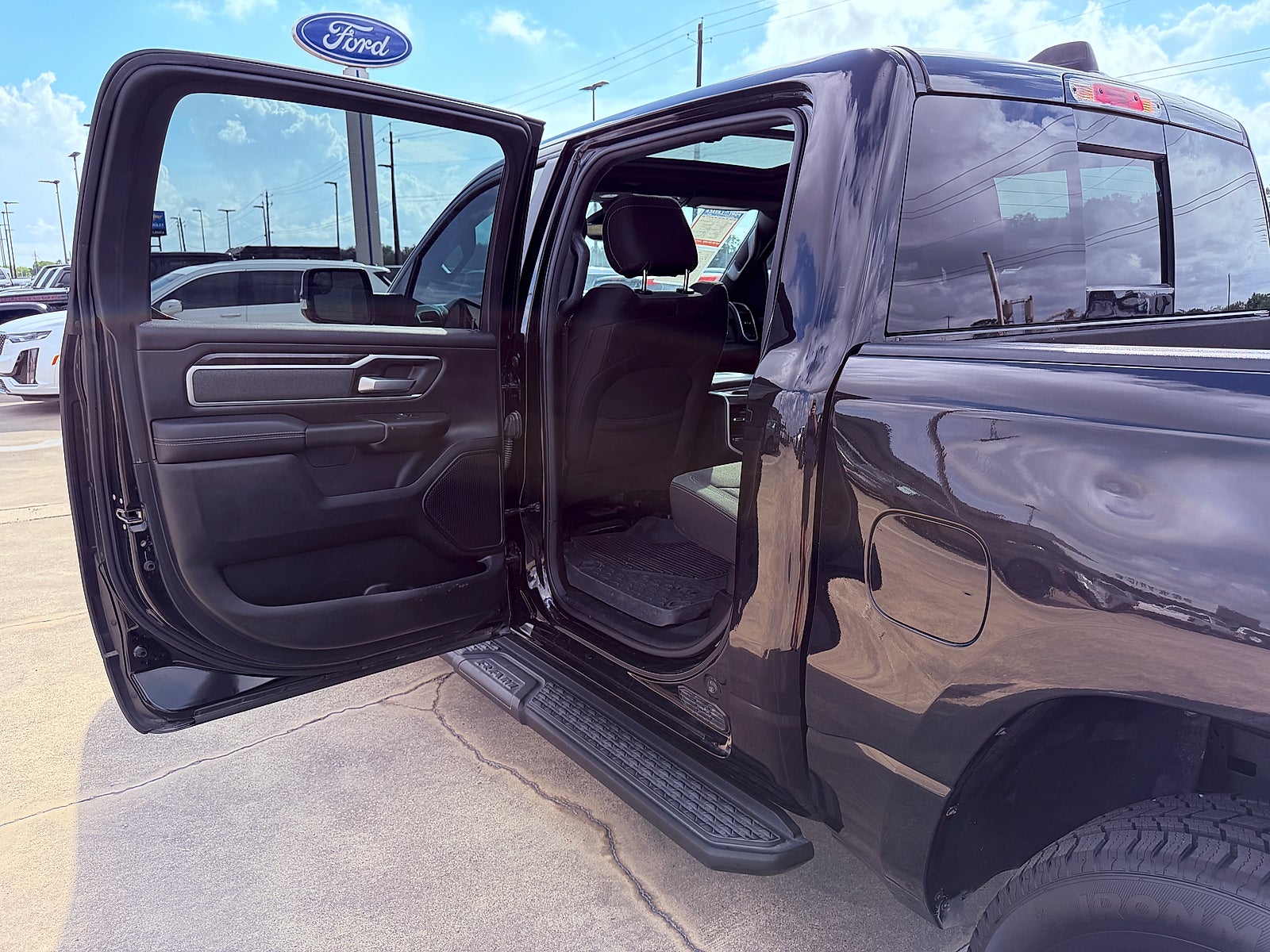 2022 RAM 1500 Lone Star Crew Cab 4x4 5'7" Box