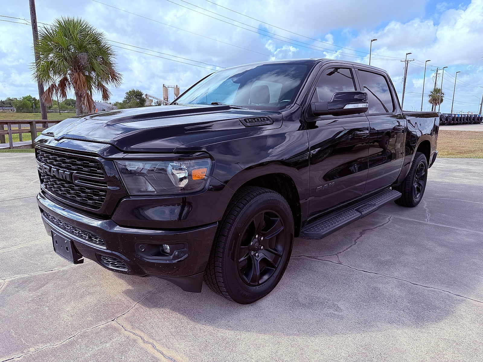 2022 RAM 1500 Lone Star Crew Cab 4x4 5'7" Box