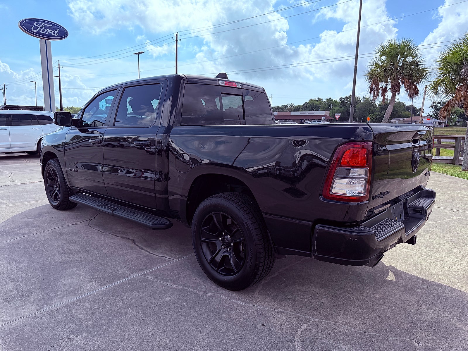 2022 RAM 1500 Lone Star Crew Cab 4x4 5'7" Box