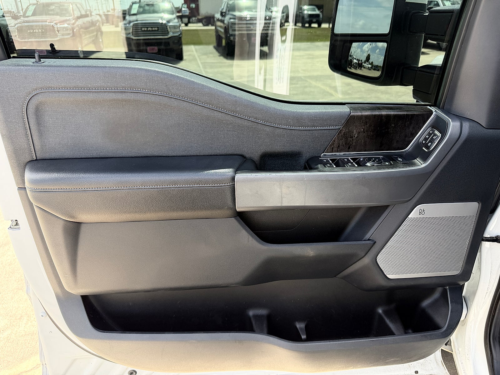 2023 Ford F-350 LARIAT