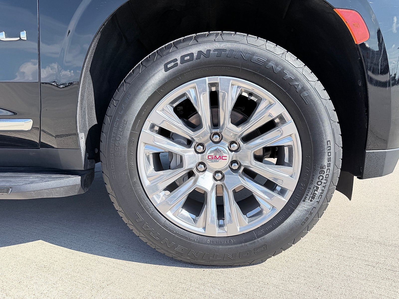 2024 GMC Yukon 4WD Denali