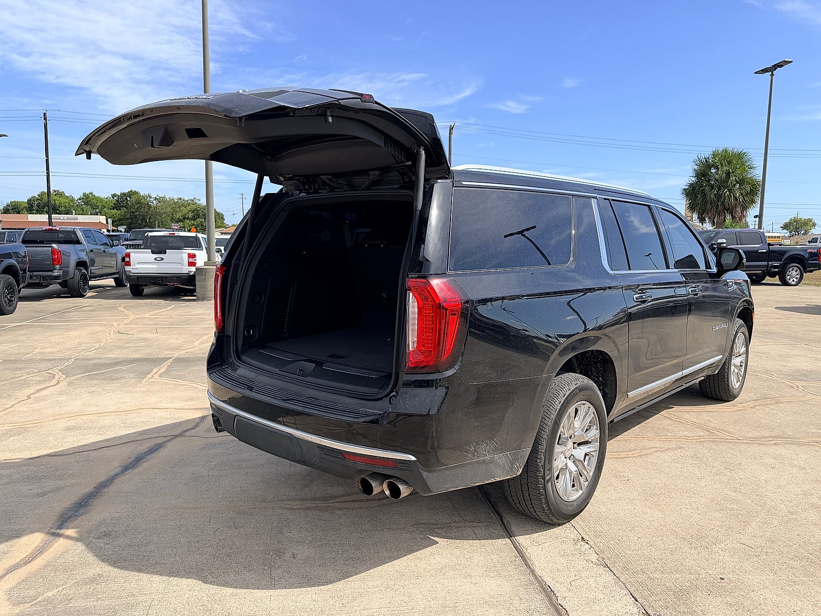 2021 GMC Yukon XL 4WD Denali