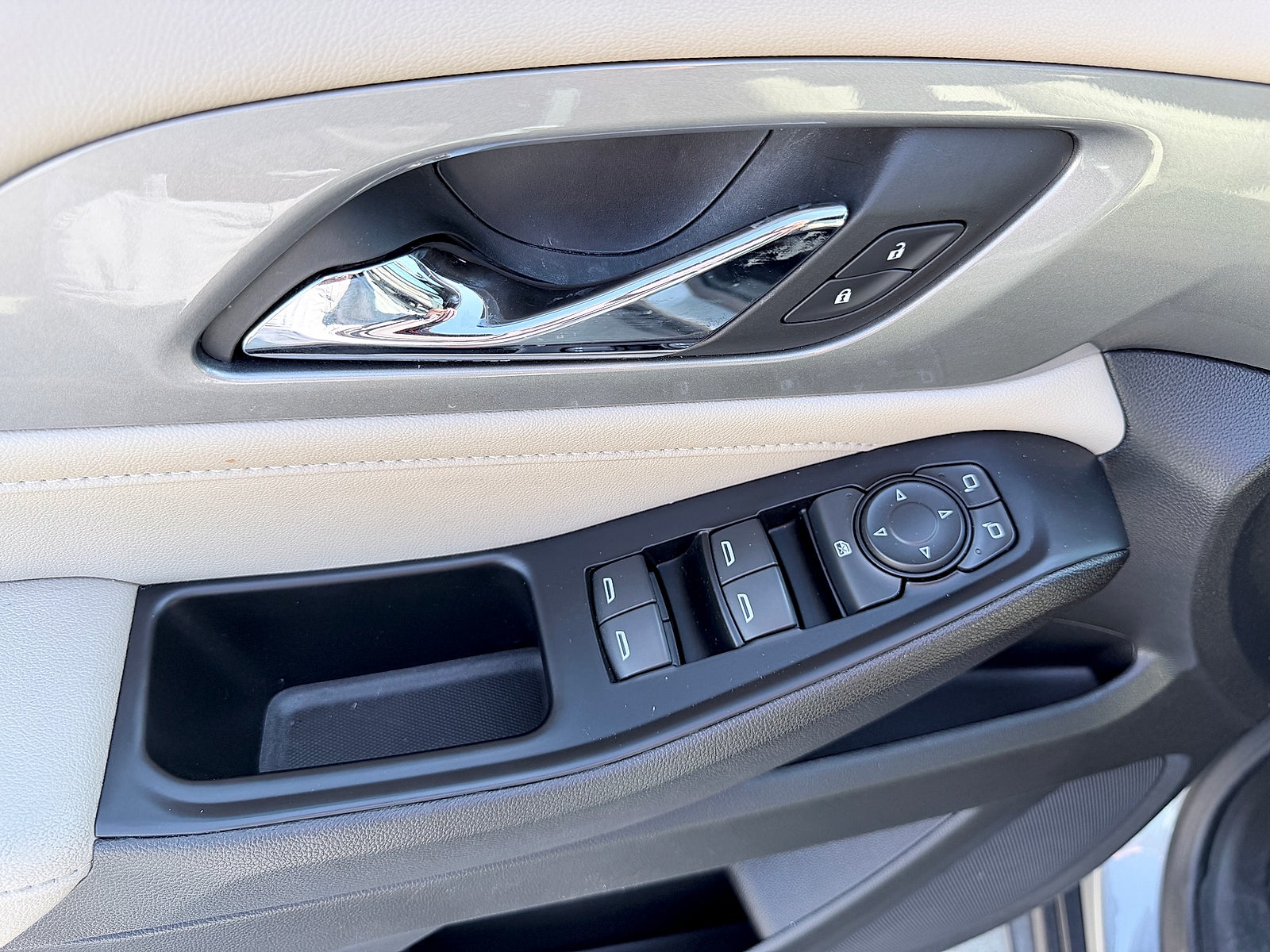 2023 Chevrolet Traverse FWD LS
