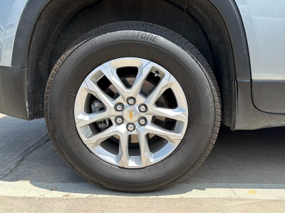 2023 Chevrolet Traverse FWD LS