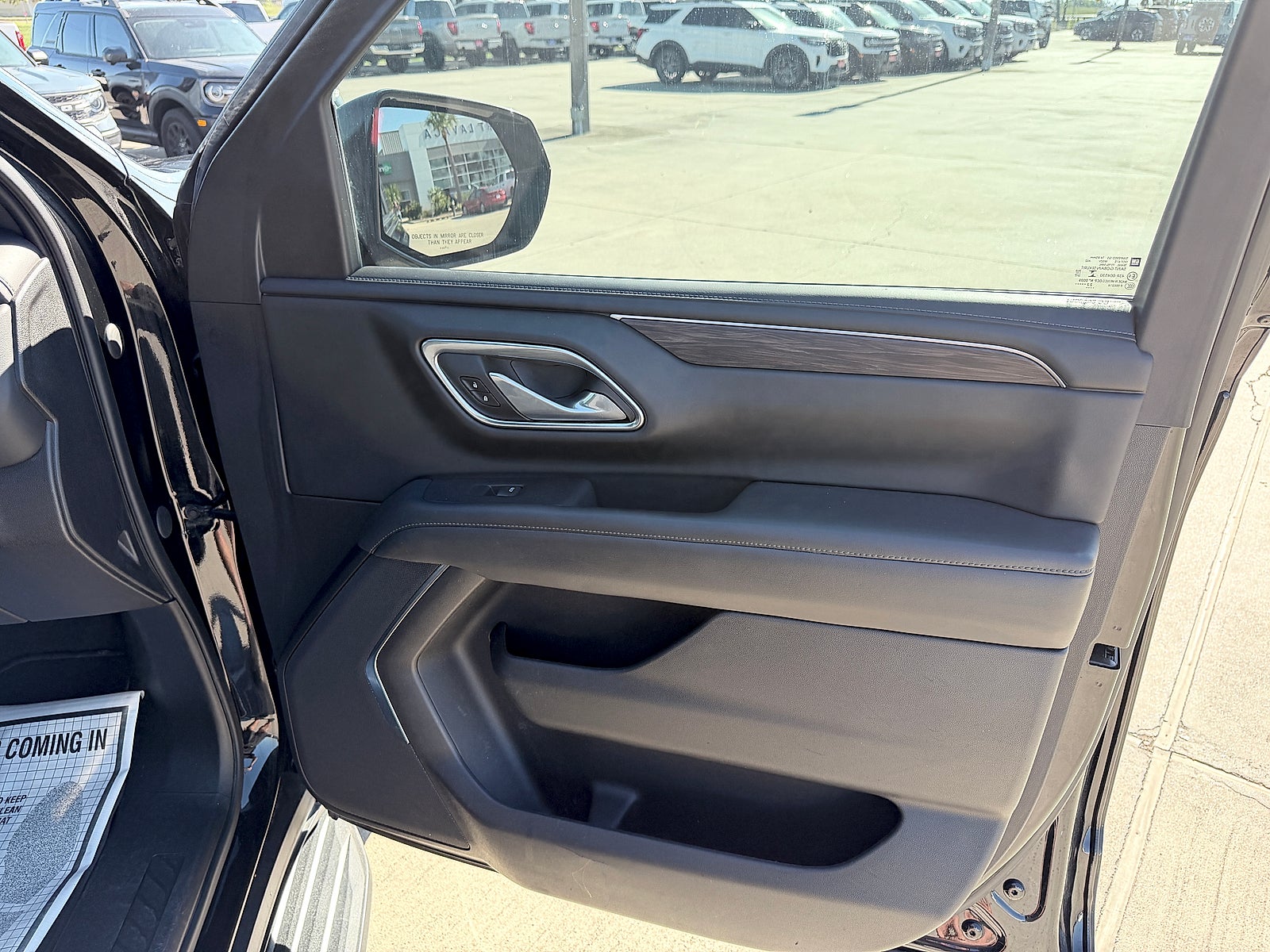 2023 Chevrolet Suburban 2WD LS