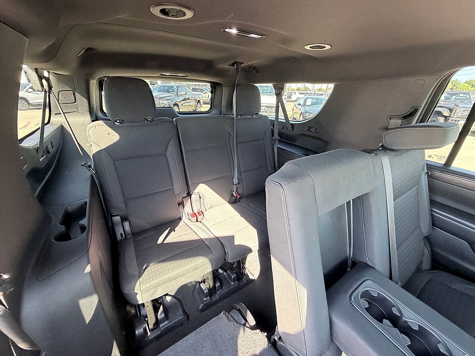 2023 Chevrolet Suburban 2WD LS