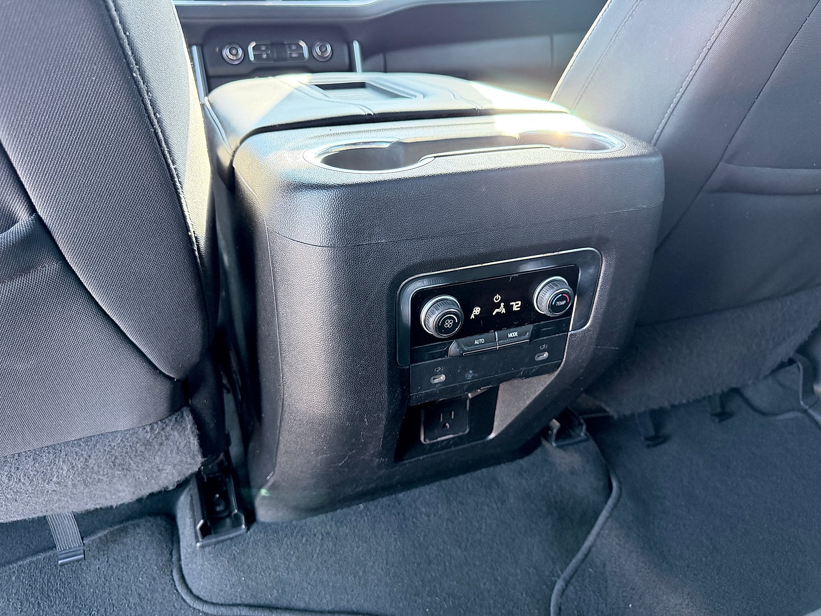 2023 Chevrolet Suburban 2WD LS