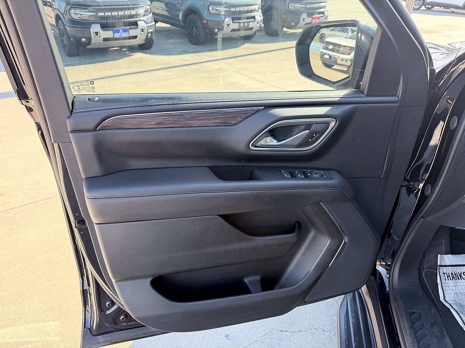 2023 Chevrolet Suburban 2WD LS