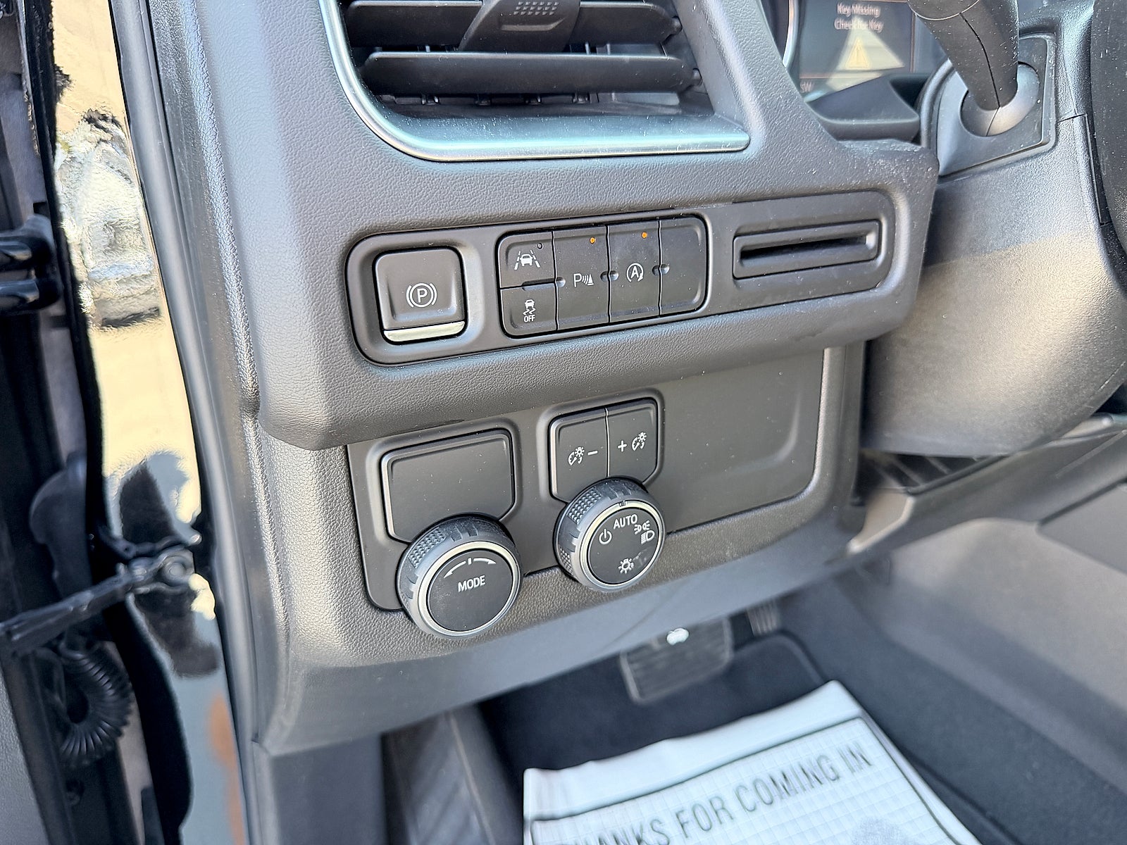 2023 Chevrolet Suburban 2WD LS