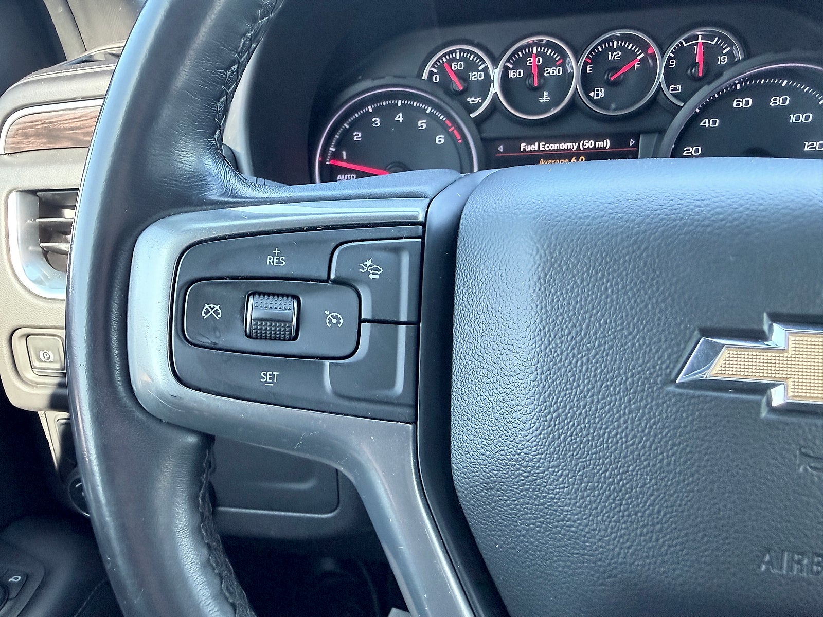 2023 Chevrolet Suburban 2WD LS