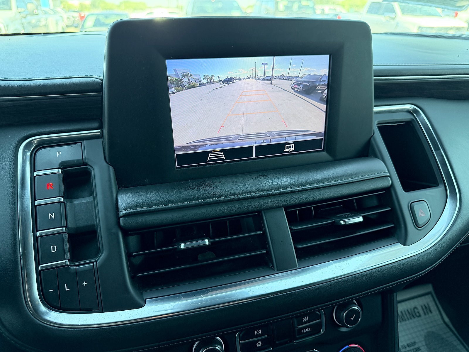 2023 Chevrolet Suburban 2WD LS