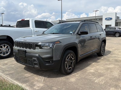 2026 Jeep Cherokee Laredo 4x4
