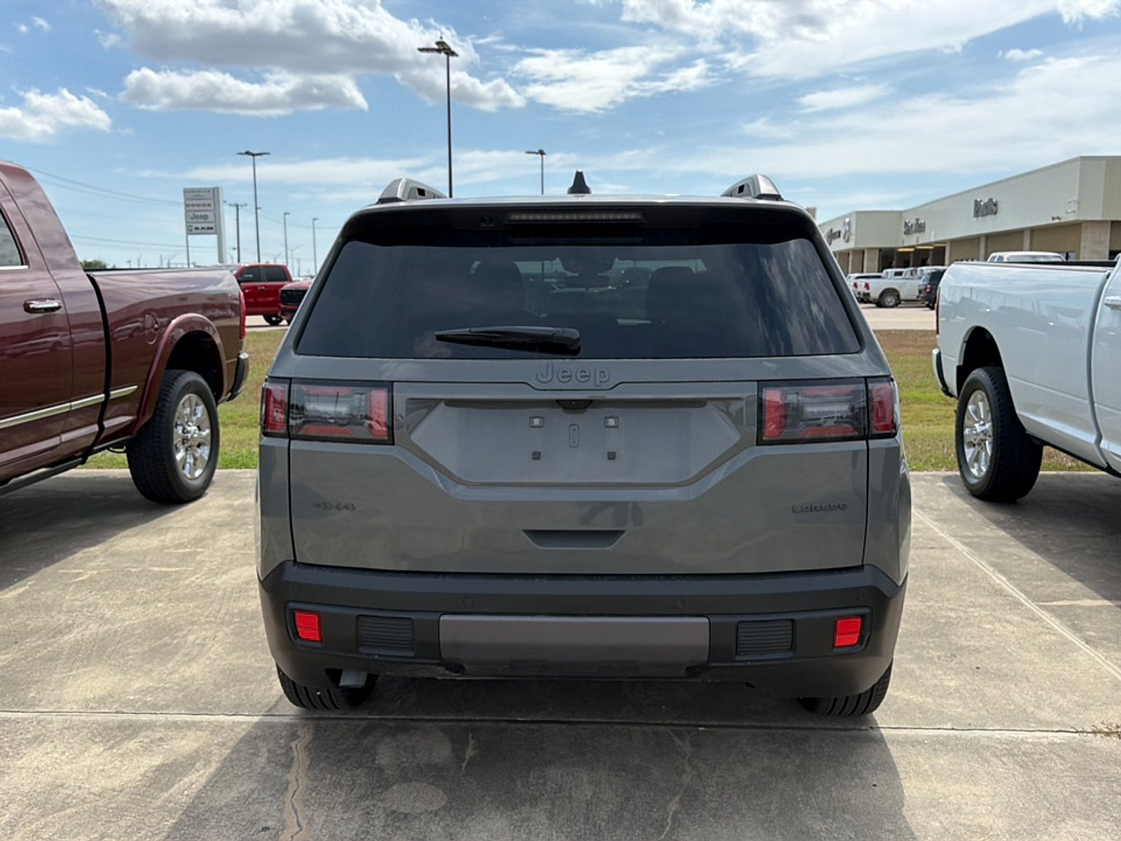 2026 Jeep Cherokee Laredo 4x4