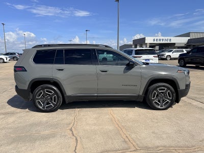 2026 Jeep Cherokee Laredo 4x4