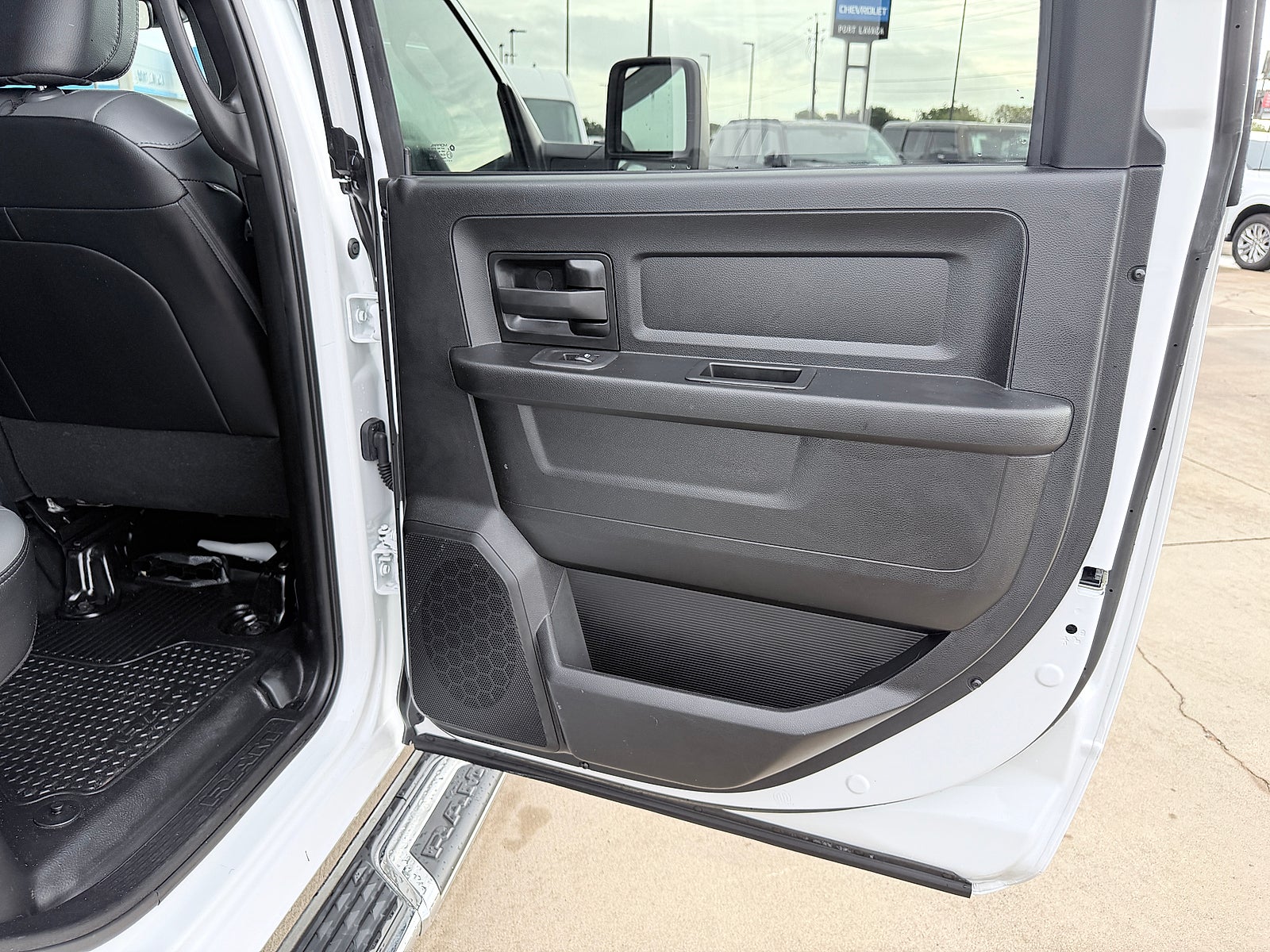 2025 RAM 2500 Tradesman Crew Cab 4x4 6'4" Box