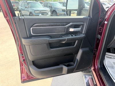 2024 RAM 3500 Big Horn Crew Cab 4x4 8' Box