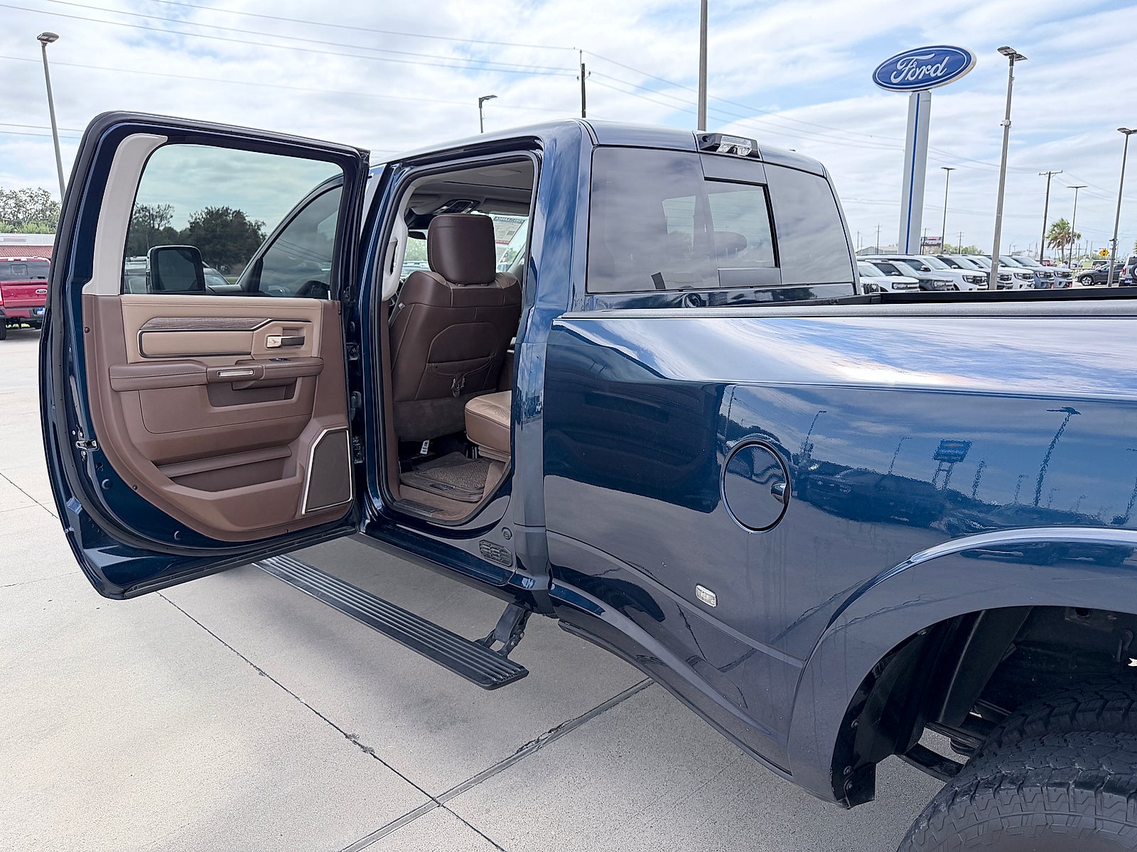 2024 RAM 3500 Limited Longhorn Crew Cab 4x4 8' Box